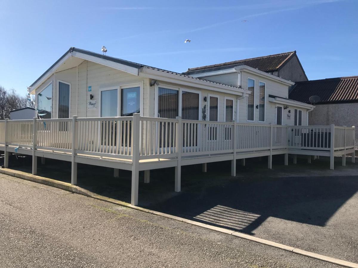 Hot Tub Accommodation North Wales Lodge 릴 외부 사진